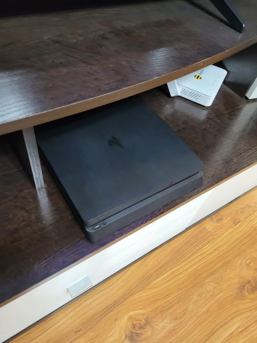 PS4 slim + геймпад