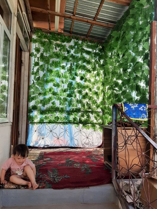 Урикзорда участка сотилади 6 сотих 8 хона газ сув вай фай конализатсия