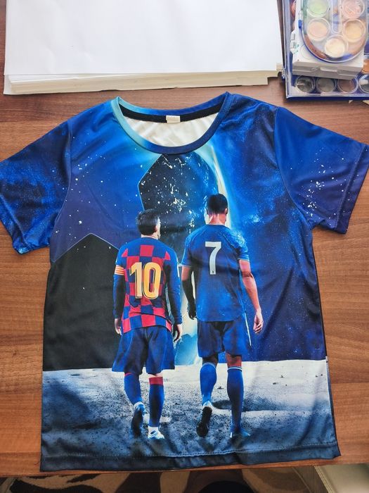 Vand tricou fotbal, messi, ronaldo, 11-12 ani, in stare f buna