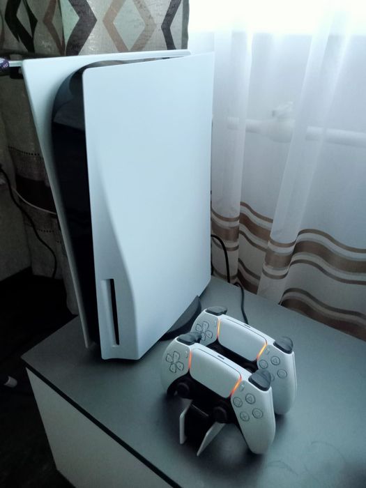 Продаю Play Station 5
