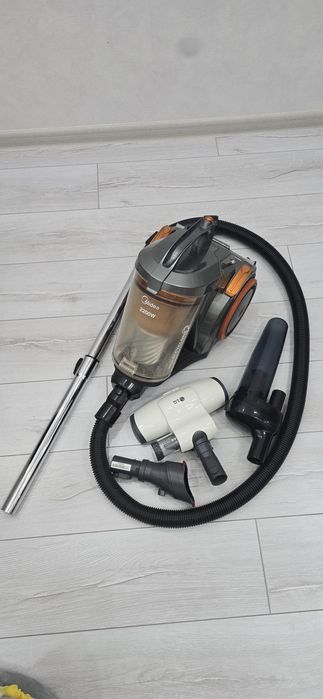 Пылесос Midea 2200w