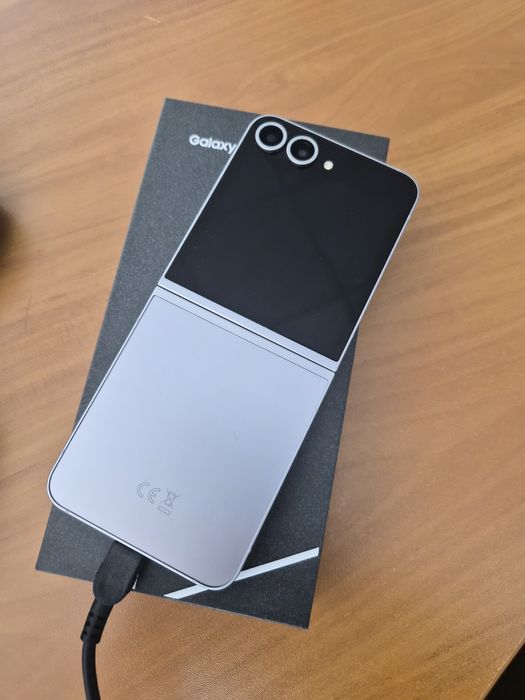 Samsung  Z Flip 6 - за части