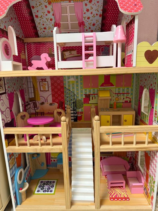 Детска дървена къща за кукли