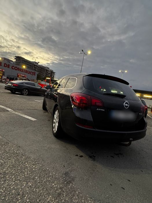 Opel Astra J facelift 2012