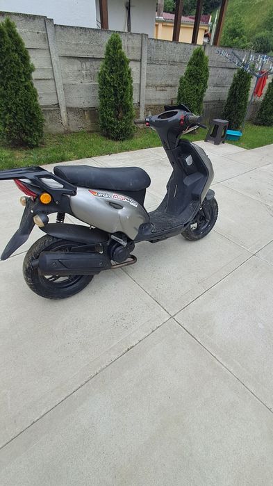 Vând scuter 2t 80cc