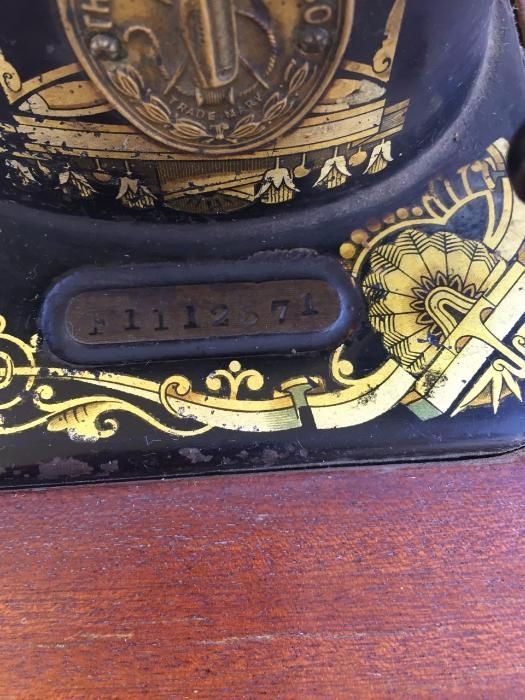 Швейная машинa Singer 1911 года продам