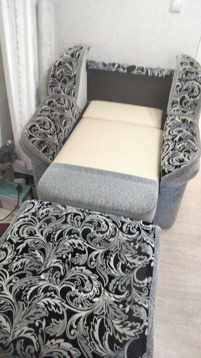 Кресло и диваны продам