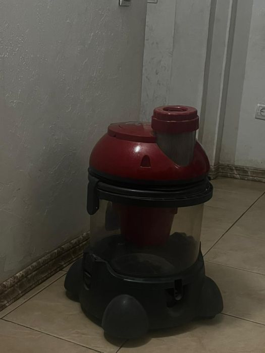 Пылесос arnica красный