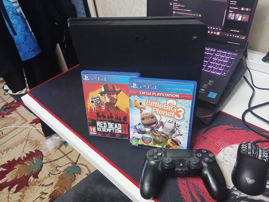 PS4 Slim 500GB - идеальное состояние