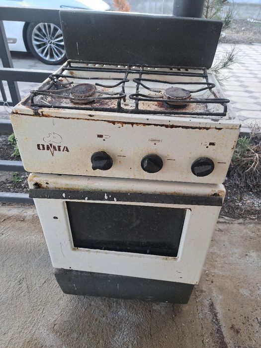 Продам газовую плиту