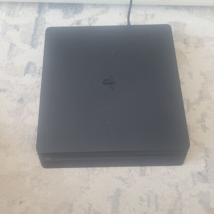 Продам Плейстейшн PS4