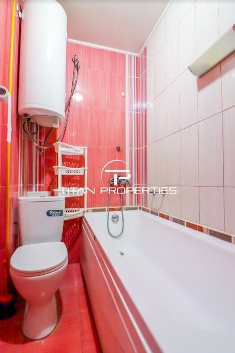 Дава се под наем Двустаен апартамент в Варна, Център - 50 кв.м за 548.25 € - Снимка #2