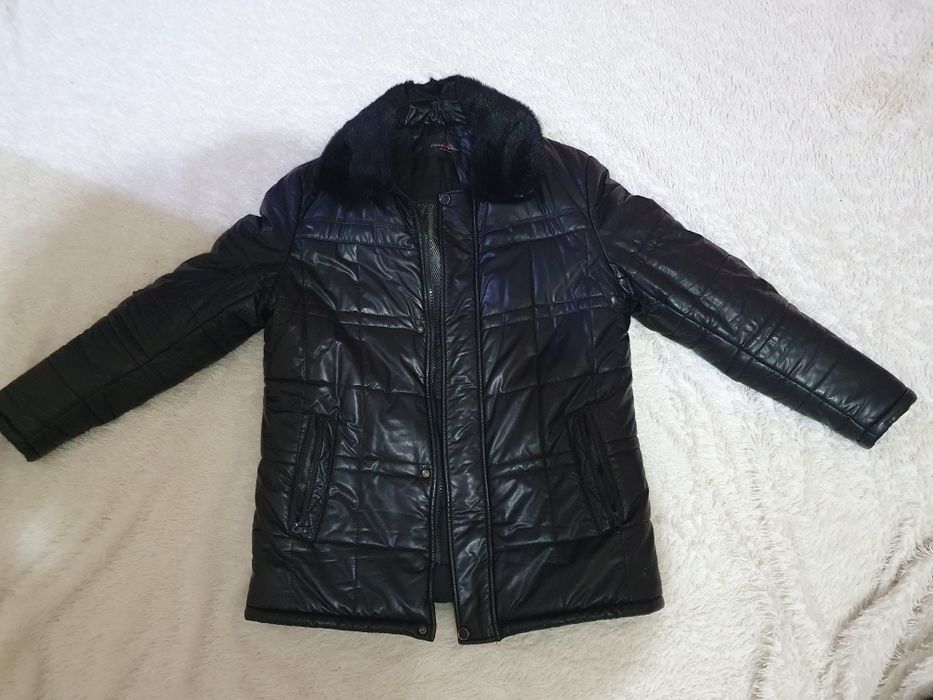 Продам зимнюю куртку с норковым воротником 50 размер