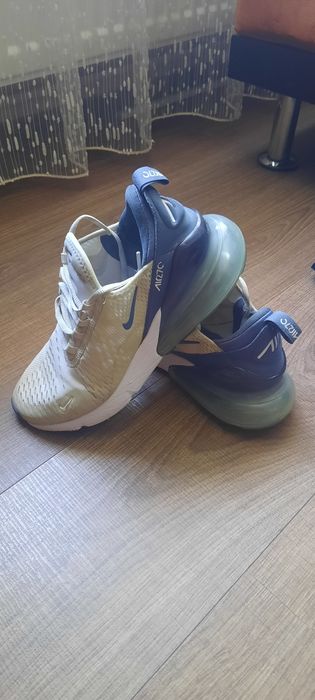 Adidas Nike AirMax 27c