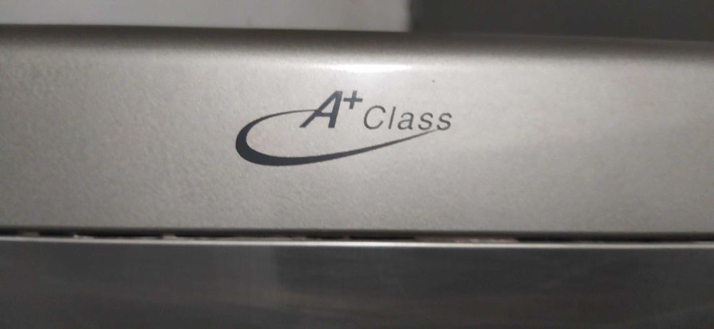 Голям хладилник Аристон, работи