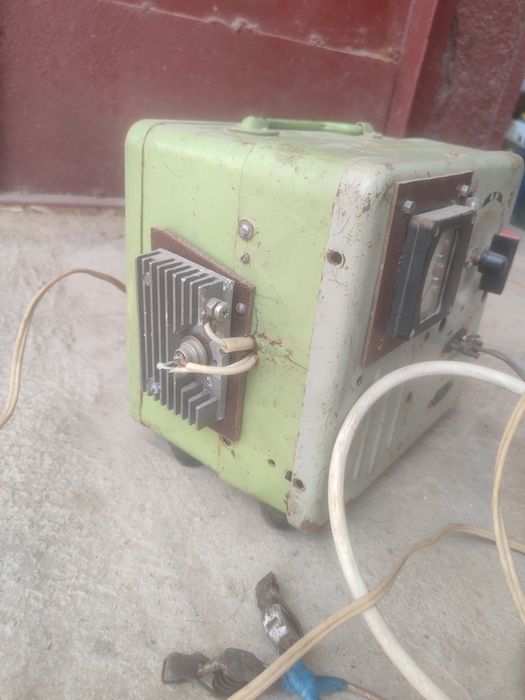 Продается зарядник для акамулятора