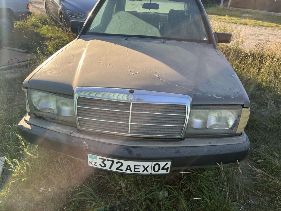 Mersedes E190 запчясть