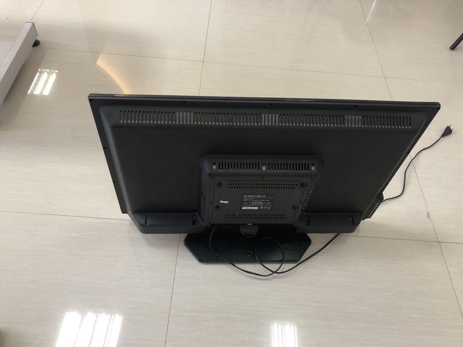 Телевизор плоский LED TV 32 INCH