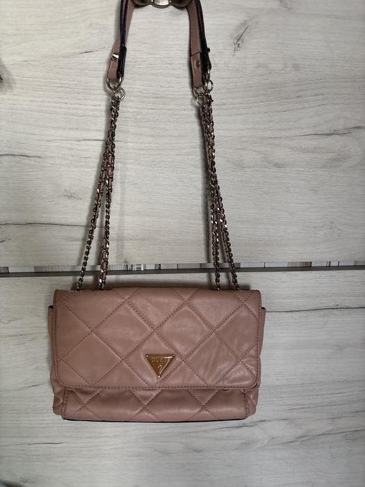 Дамска чанта през рамо Guess