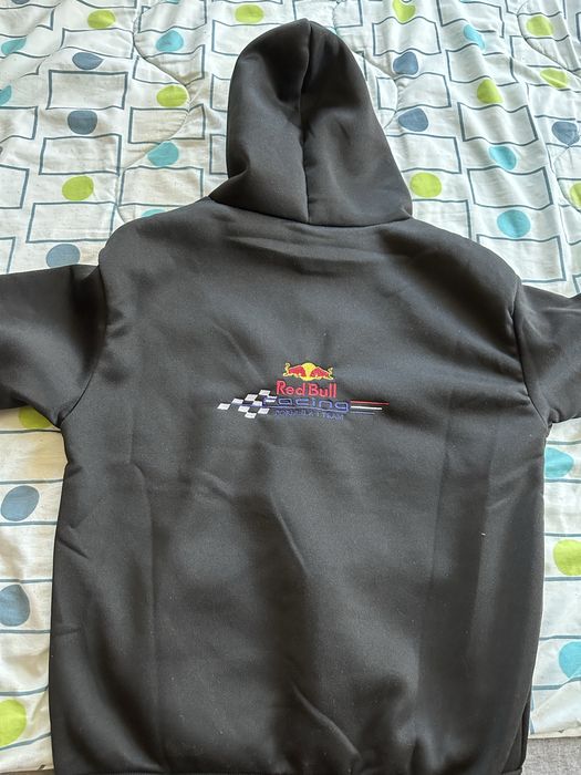 Продавам Red Bull Formula 1 team Hoodie