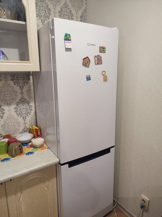 Холодильник Indesit в отличном состоянии