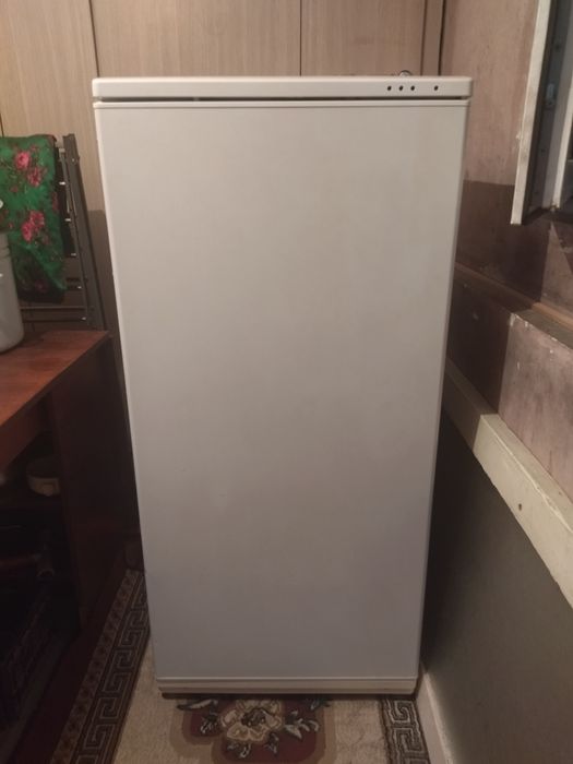 Atlant muzlatgich sotiladi