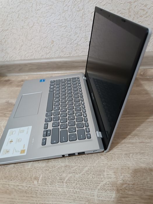 Компактен лаптоп Asus X415EA - 14 инча