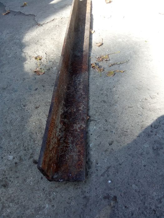 Подам швеллер уголок