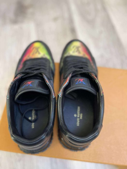 Sunt purtați de două ori numai