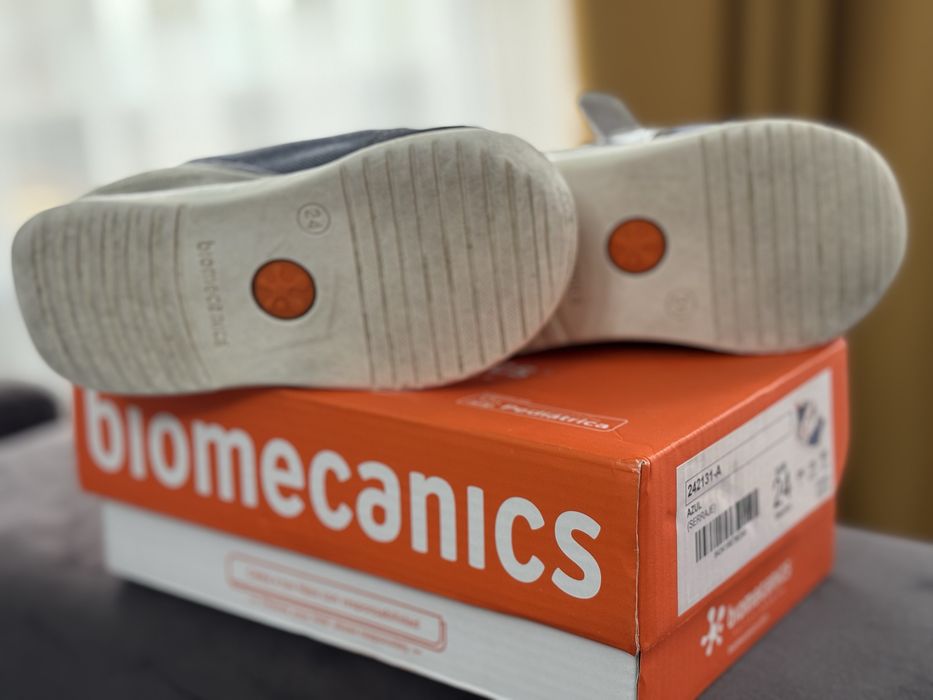 Pantofi Biomecanics marimea 24