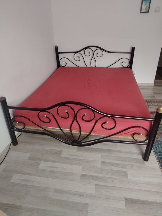 Vind pat metalic pentru 2 persoane mărimea 2m/ 1,60