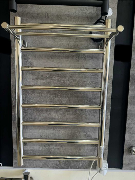 Полотенцесушитель с полочкой из круглой трубы с гарантией.