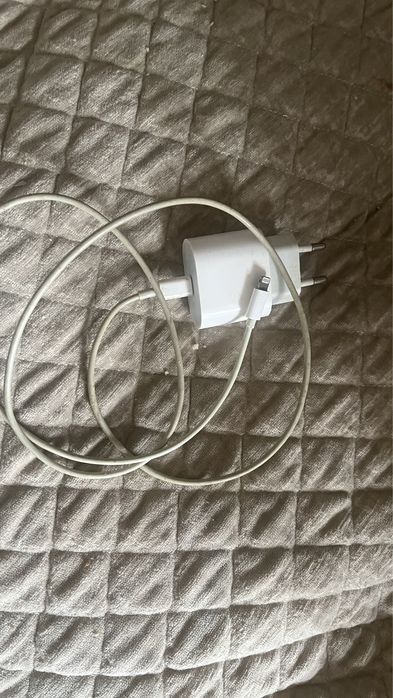 Зарядка от айфона оригинал