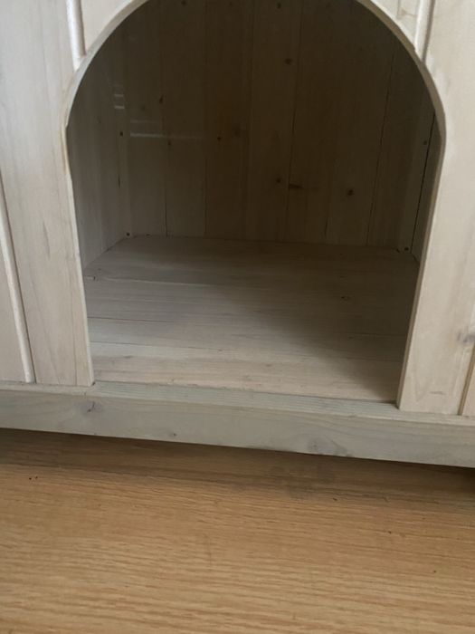 Дървена къщичка за котка