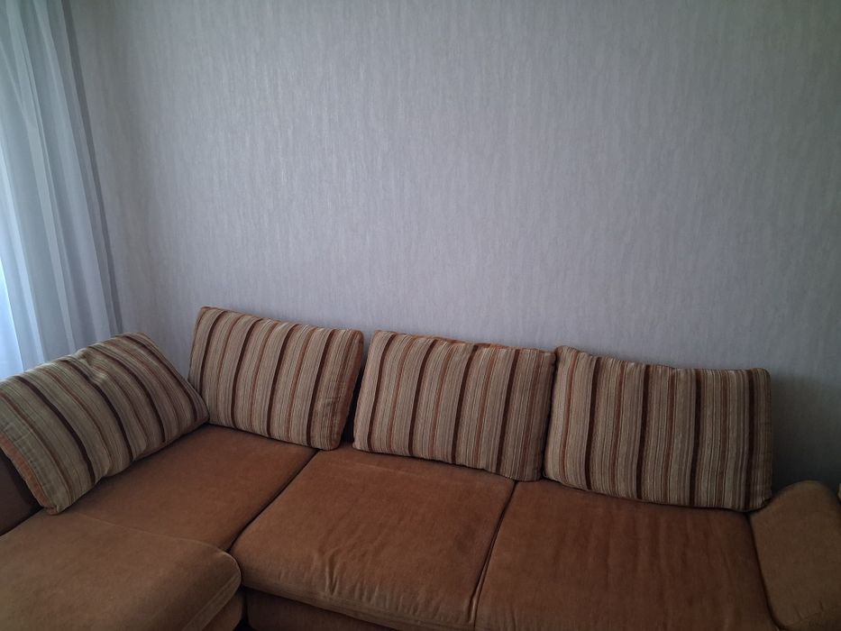 Продаётся хороший диван