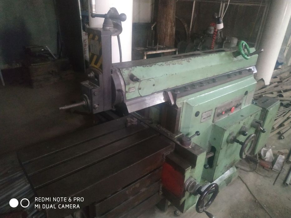 Токарни станоклар сотилади