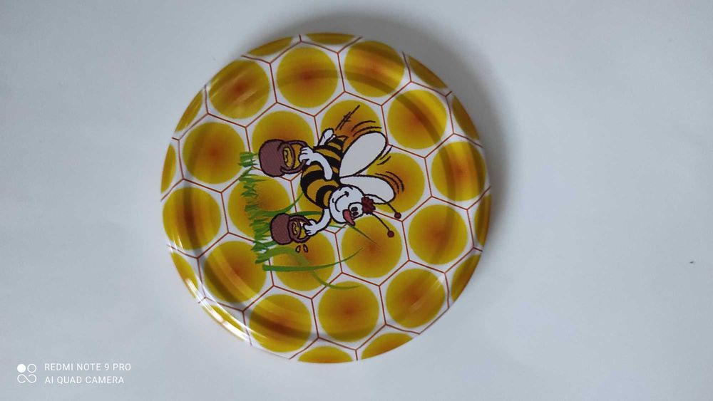 Капачки за буркани 720мл-ф82 с лого пчелен мед