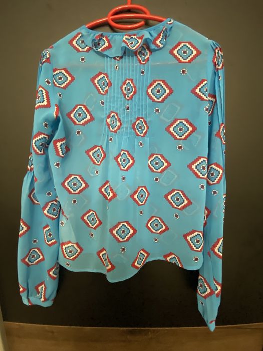 Блузи и ризи синьо….