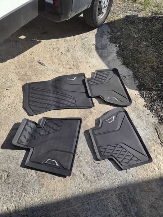 Vand covorase iarna bmw x5 originale noi