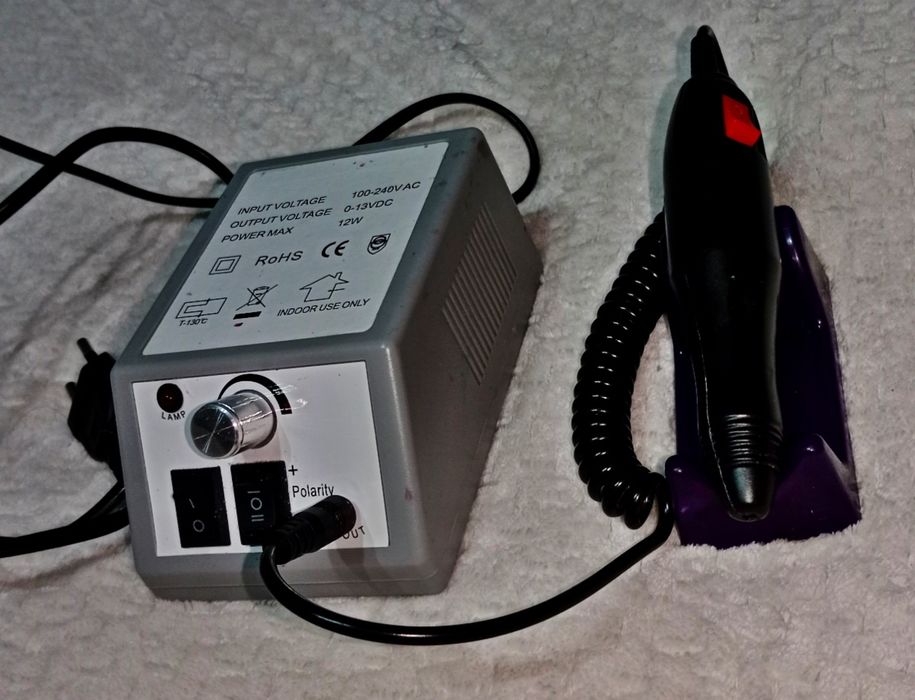 Лампа и машинка для маникюра