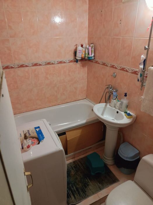 Продам 4 комнатную квартиру