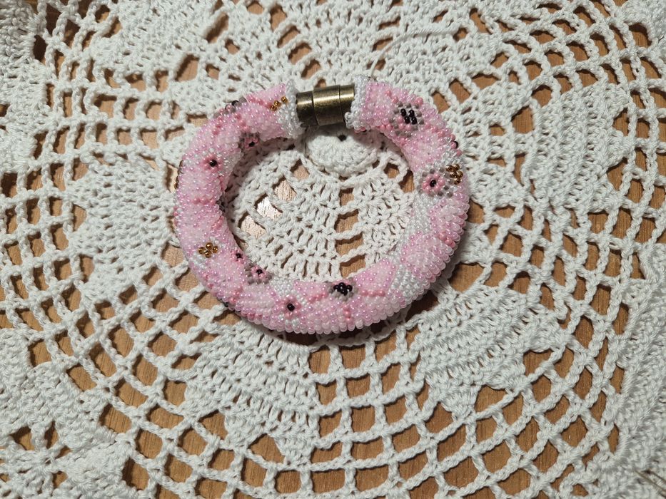 Браслет из бисера ручной работы