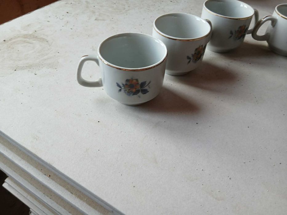 Чаши чинии вази и други