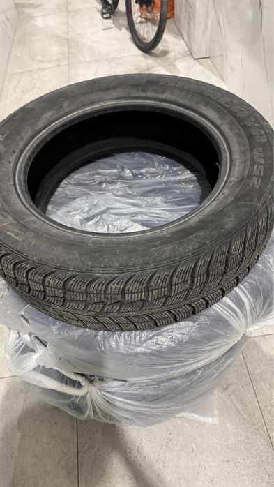 Зимние шины шипованые 225/60/17