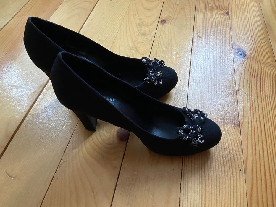 Обувки с висок дебел ток и боти 38н. И нисък ток