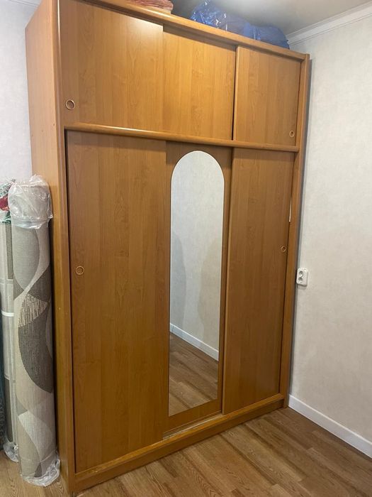 Продается шкаф-купе