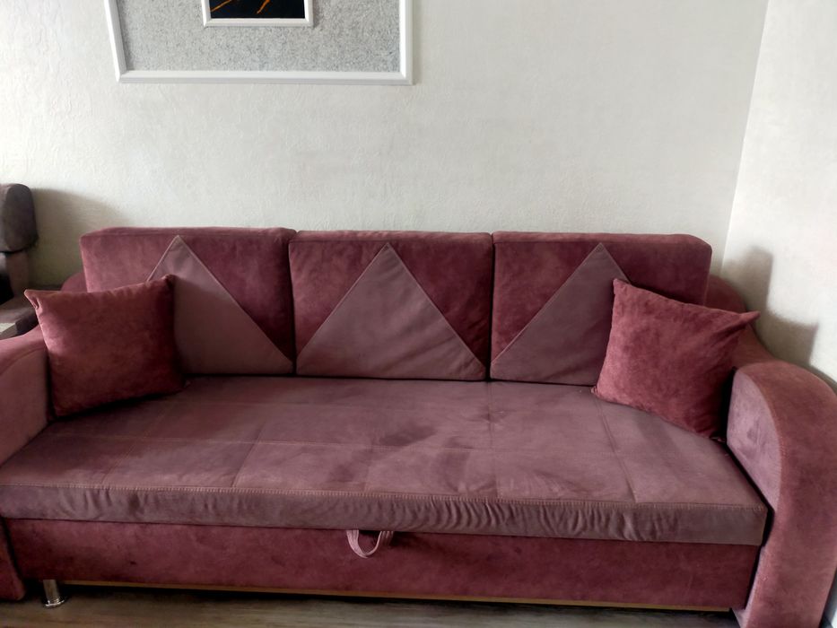 Продам диван.  В отличном состоянии.