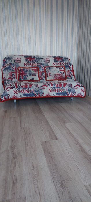 Продам диван , раскладной б/у