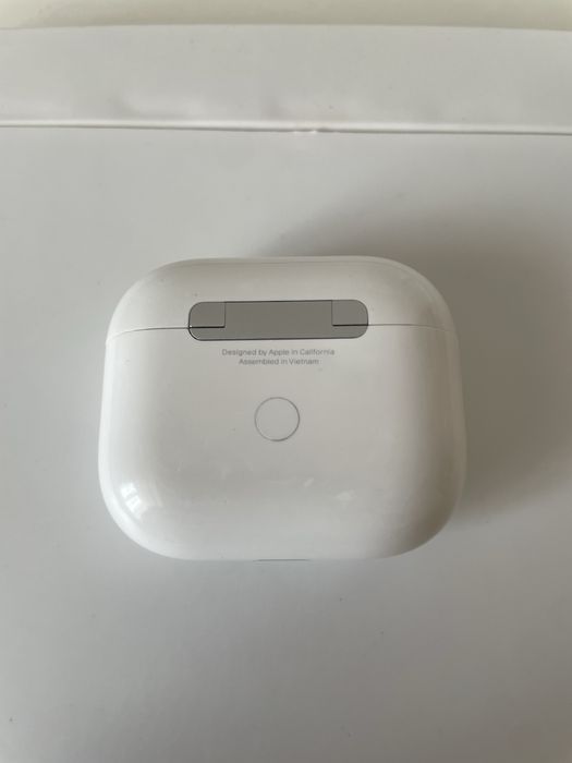 Продам Apple AirPods 3rd generation