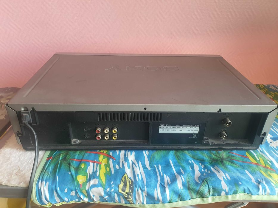 Стереофонический видеомагнитофон класса HiFi